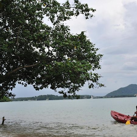 Baan Mai Beachfront Lone Island Phuket Buitenkant foto