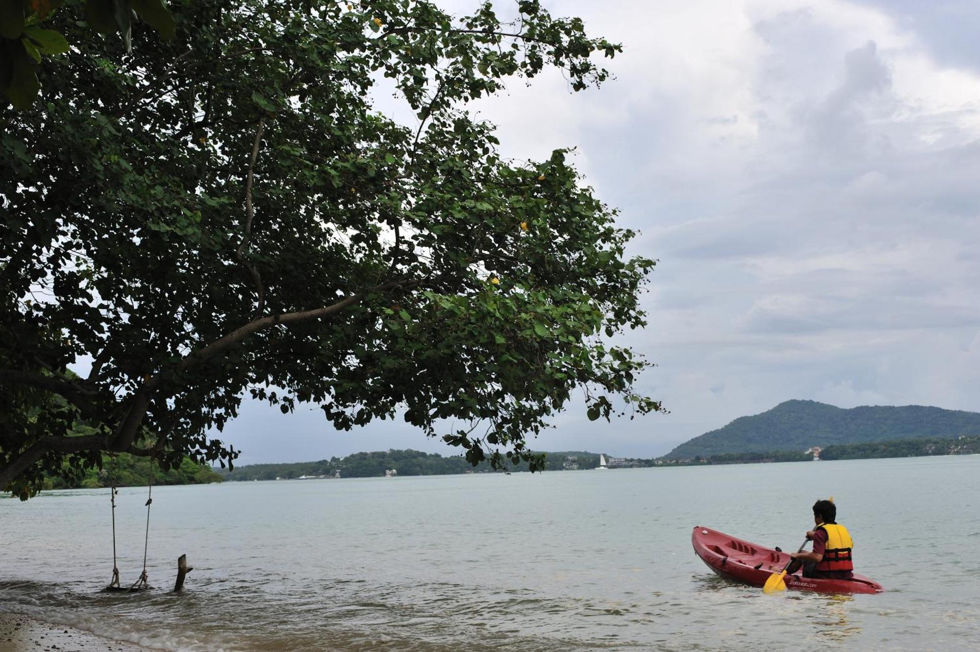Baan Mai Beachfront Lone Island Phuket Buitenkant foto