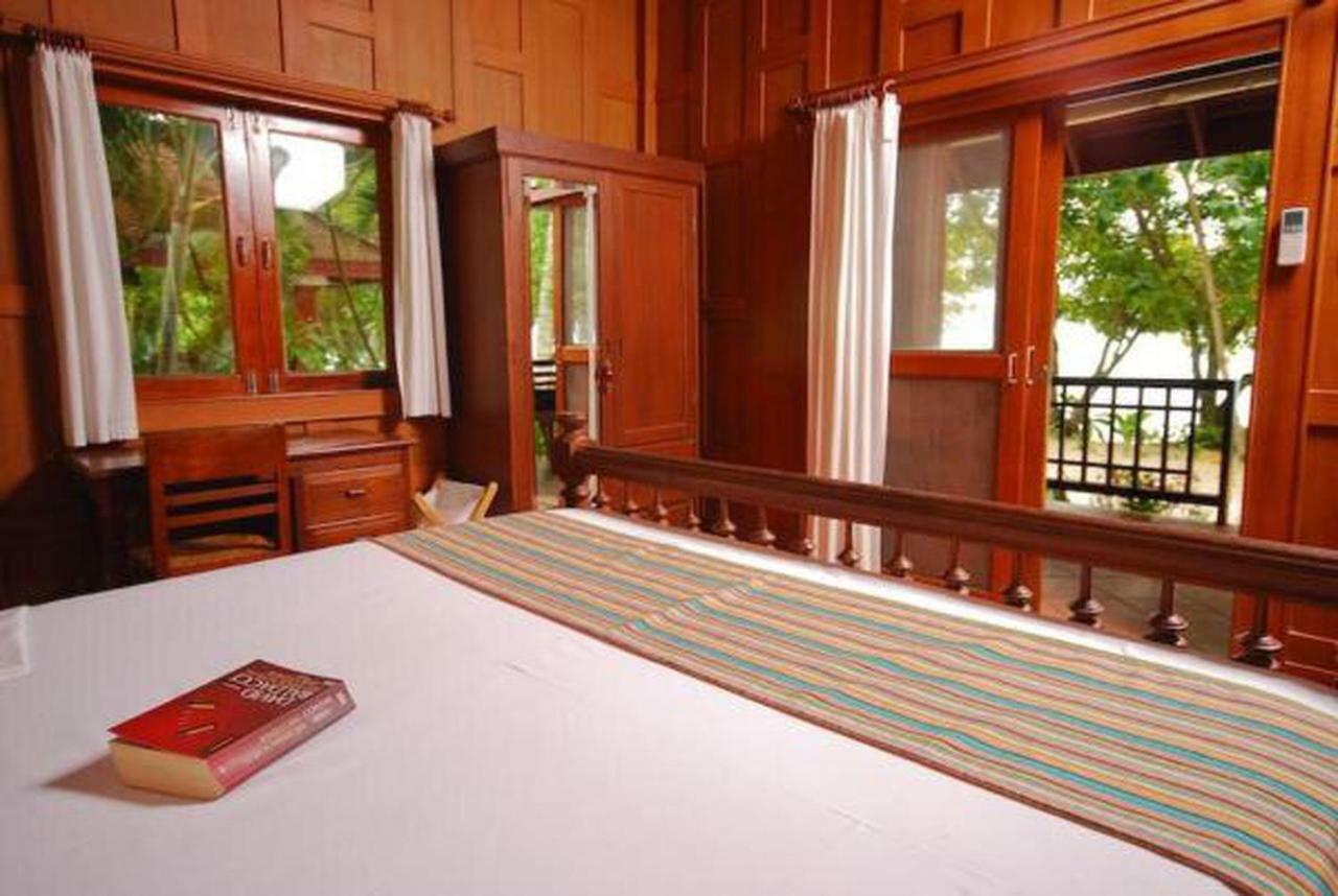 Baan Mai Beachfront Lone Island Phuket Buitenkant foto