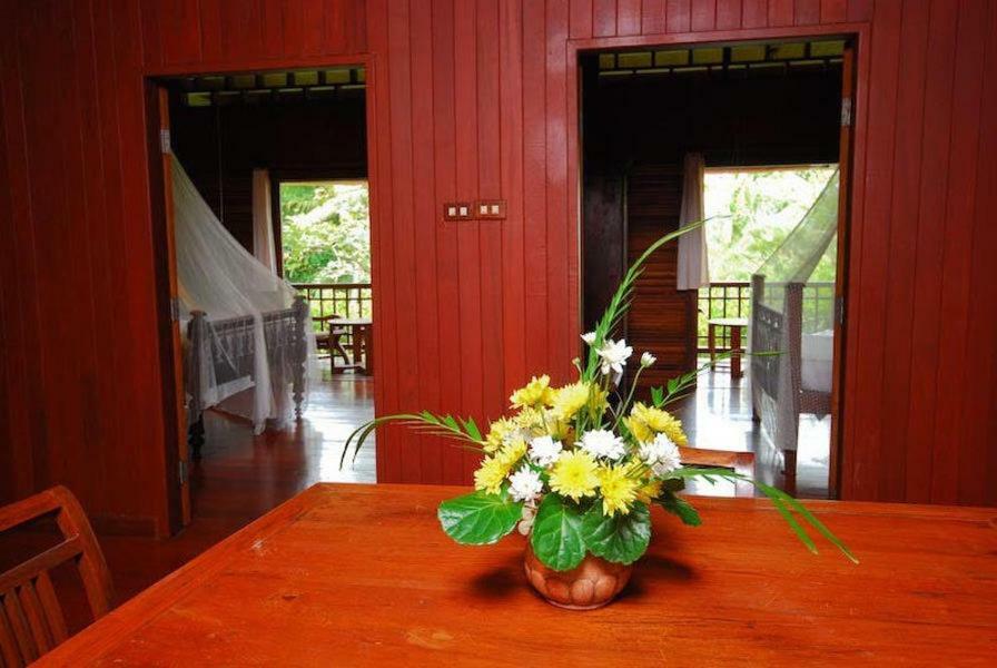 Baan Mai Beachfront Lone Island Phuket Buitenkant foto