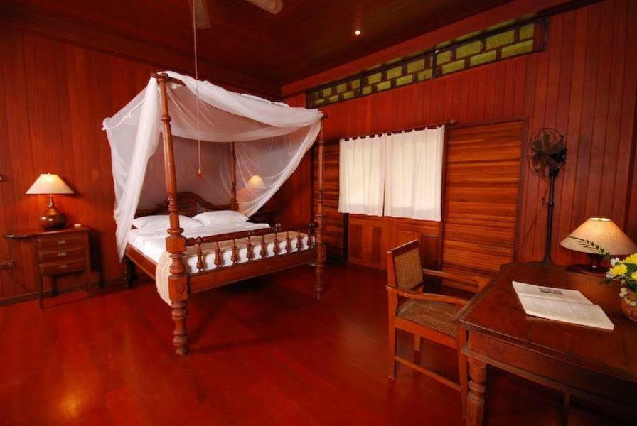 Baan Mai Beachfront Lone Island Phuket Buitenkant foto