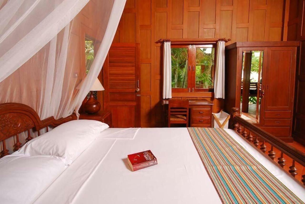 Baan Mai Beachfront Lone Island Phuket Buitenkant foto