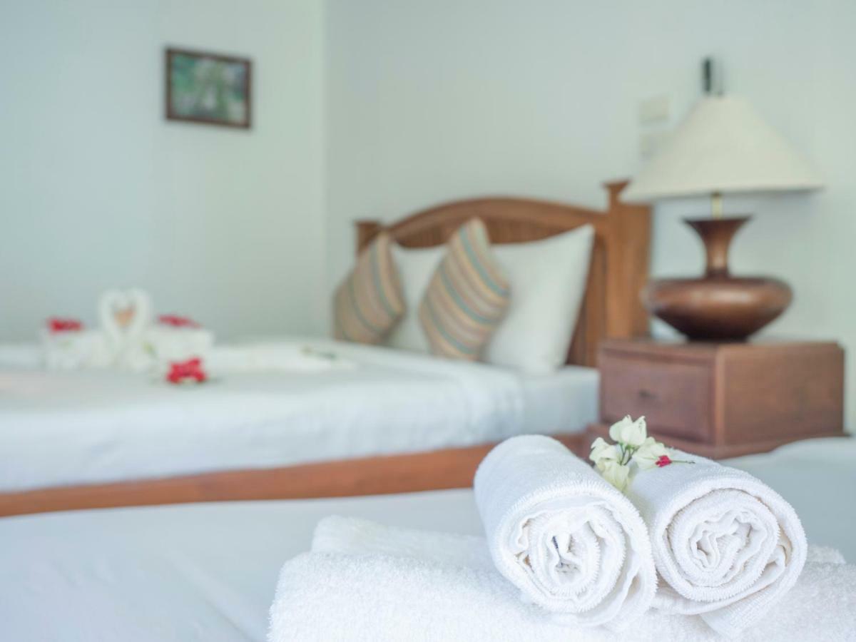 Baan Mai Beachfront Lone Island Phuket Buitenkant foto