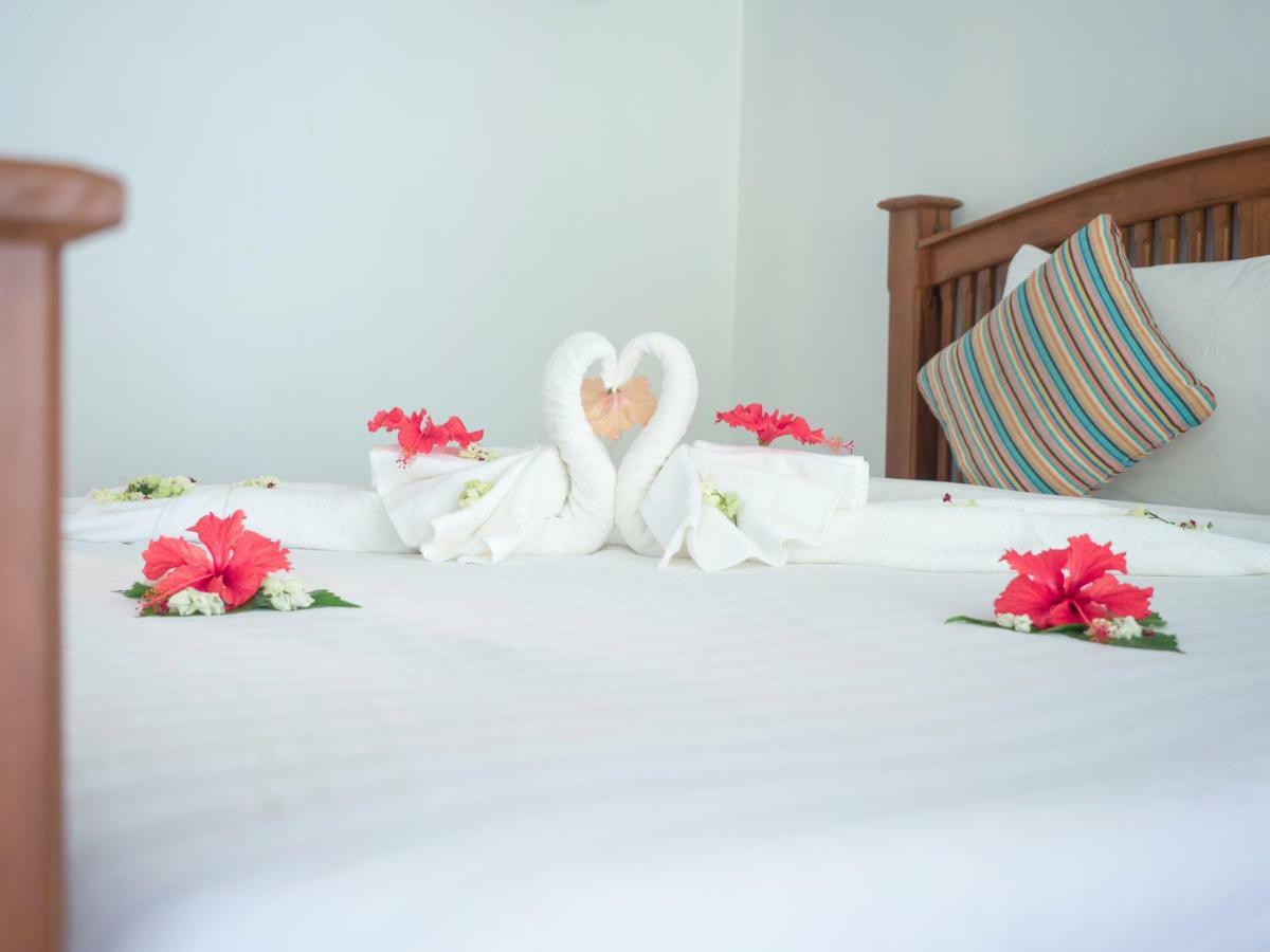Baan Mai Beachfront Lone Island Phuket Buitenkant foto