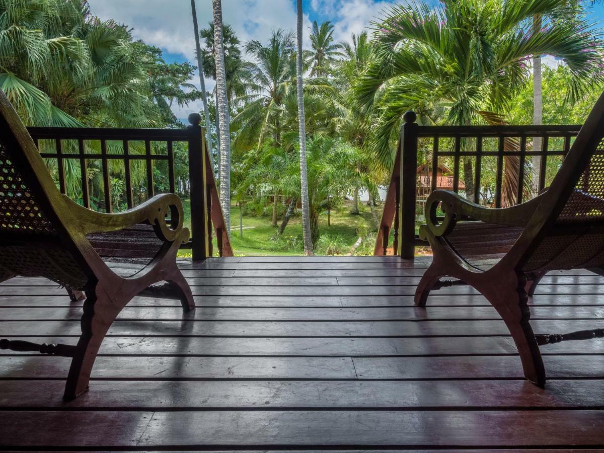 Baan Mai Beachfront Lone Island Phuket Buitenkant foto