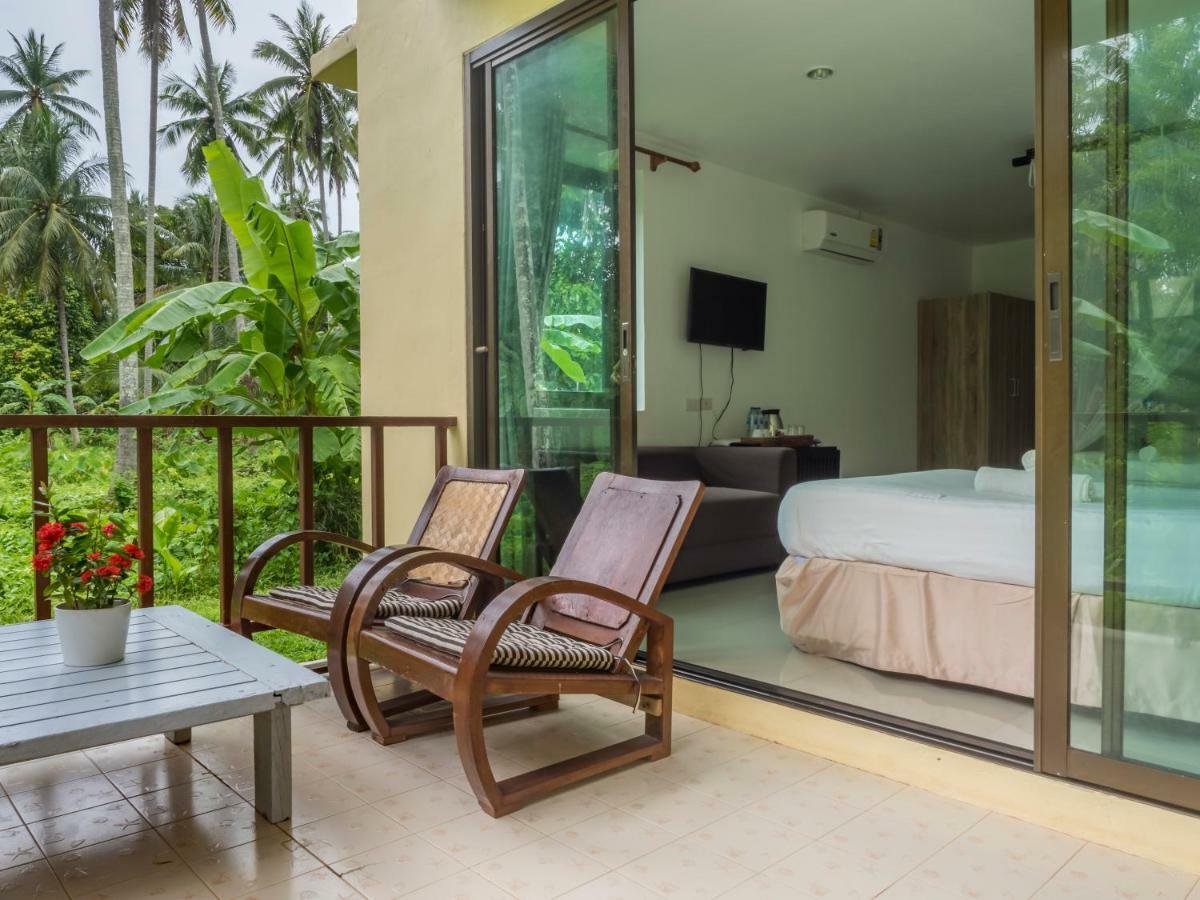Baan Mai Beachfront Lone Island Phuket Buitenkant foto
