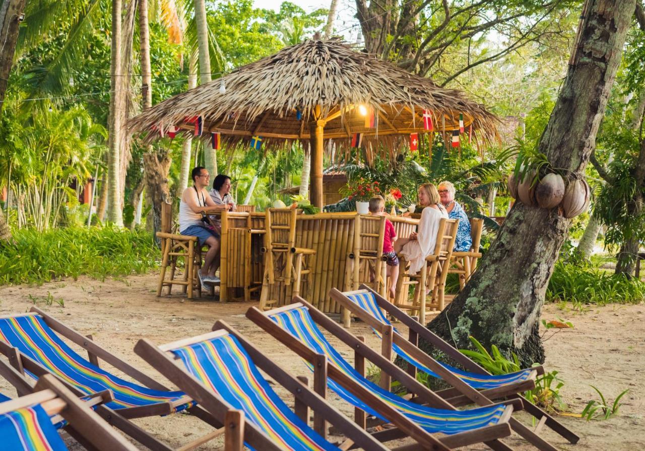 Baan Mai Beachfront Lone Island Phuket Buitenkant foto