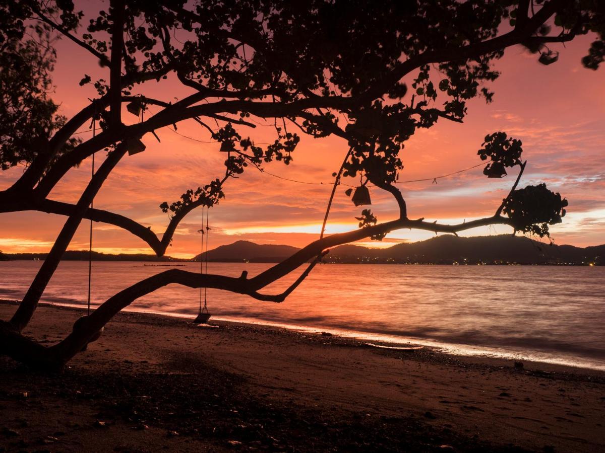 Baan Mai Beachfront Lone Island Phuket Buitenkant foto