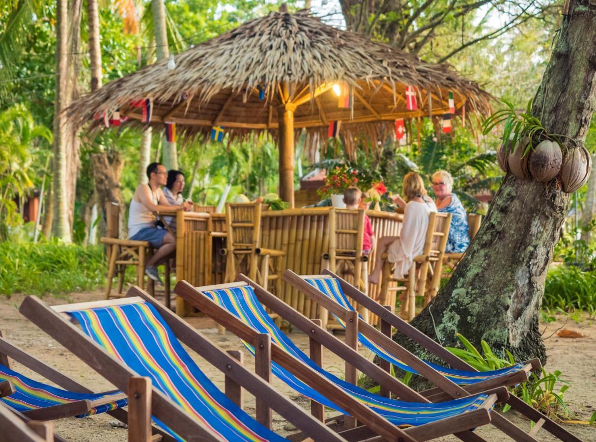 Baan Mai Beachfront Lone Island Phuket Buitenkant foto