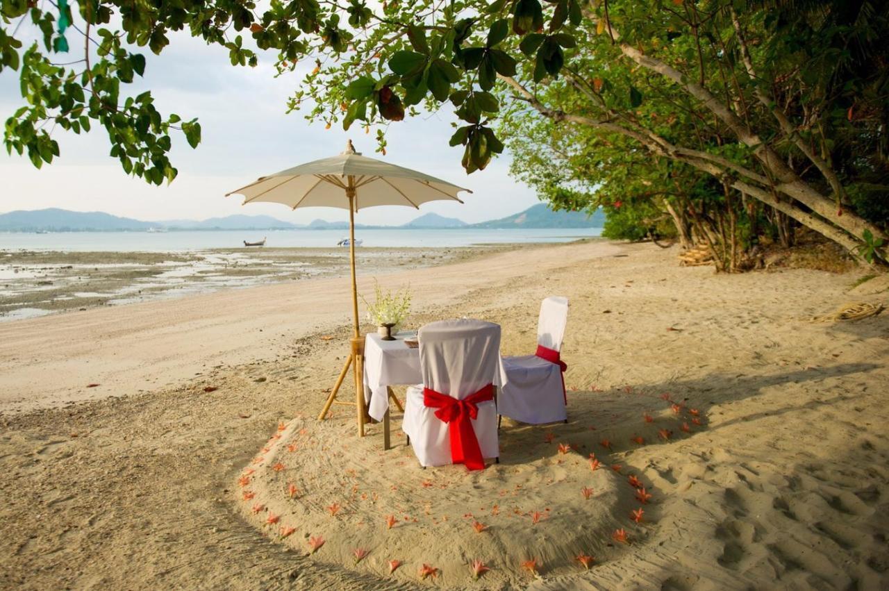 Baan Mai Beachfront Lone Island Phuket Buitenkant foto
